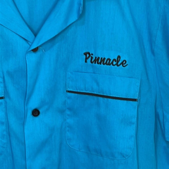 Men’s Blue and Black Hilton Bowling Retro Button up Short Sleeve Bowling Shirt - Picture 3 of 7